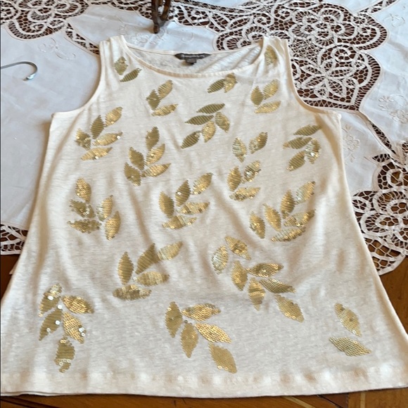 Tommy Bahama 👚Top👚 - Picture 8 of 8